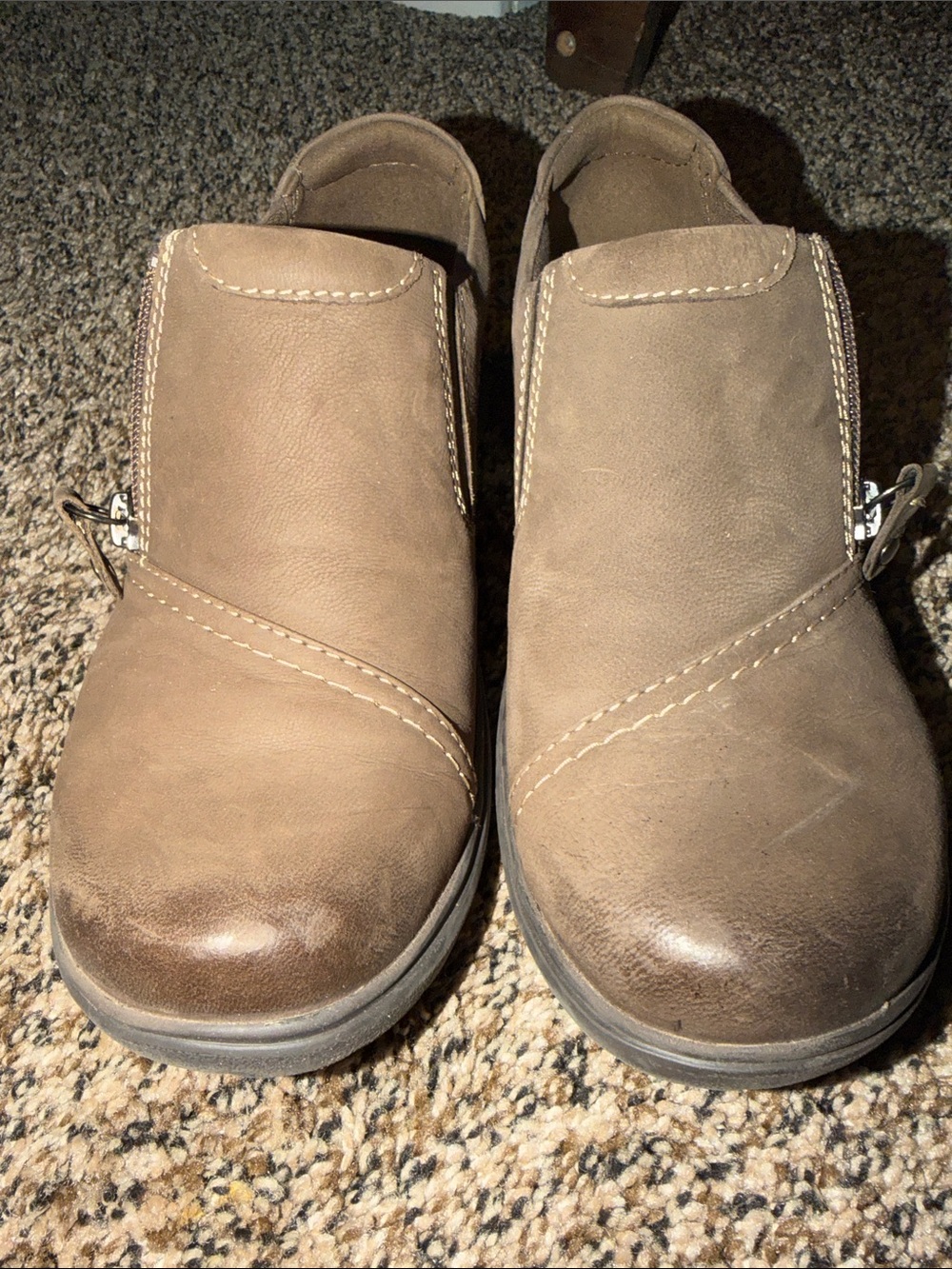 Clarks Women's Taupe/Brown Leather Slip-On Loafers *LIKE NEW*